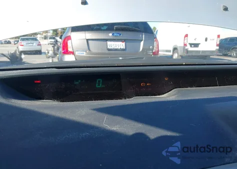 2005 Toyota Prius z USA, uszkodzony, nr VIN JTDKB20U353036014